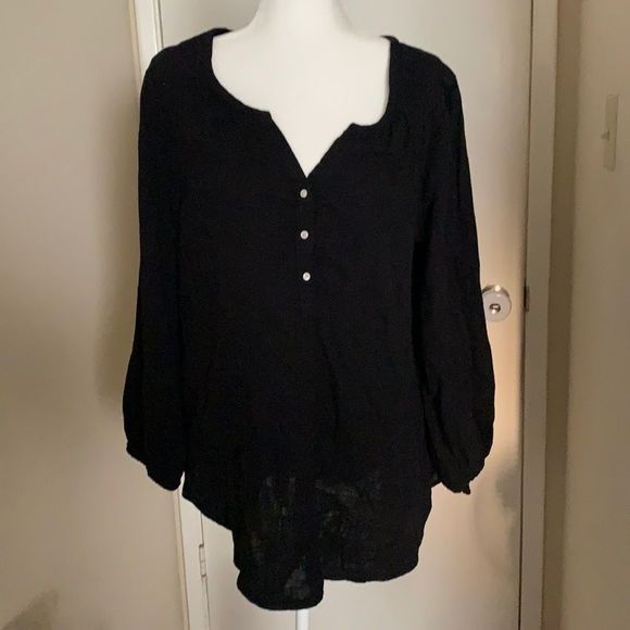 Old Navy Tops - NWT Old Navy Long Sleeve blouse